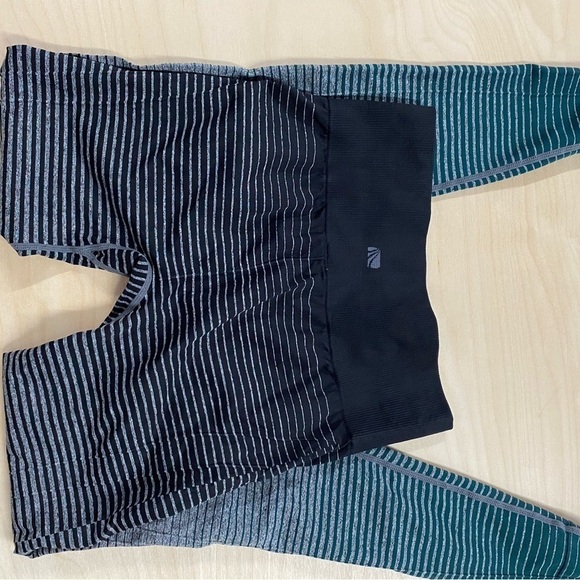 Marika Leggings size Small ( CW) - Picture 2 of 8